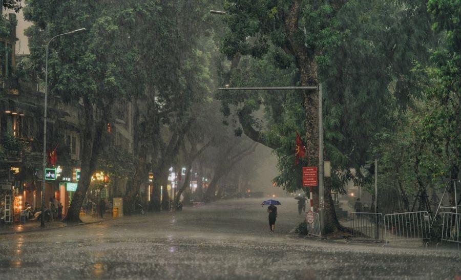 Hanoi Rainy Season: A Different Way to See the City