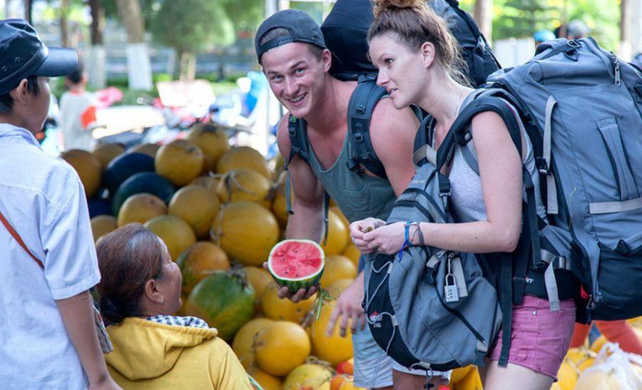 8 Big Tips on How to Bargain in Vietnam Like Locals