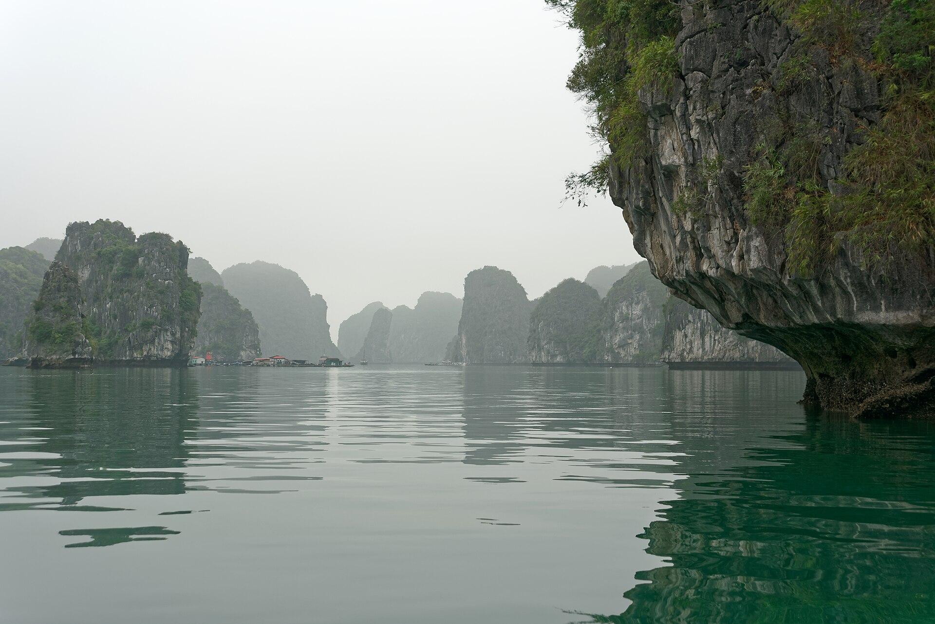 from hanoi to cat ba island