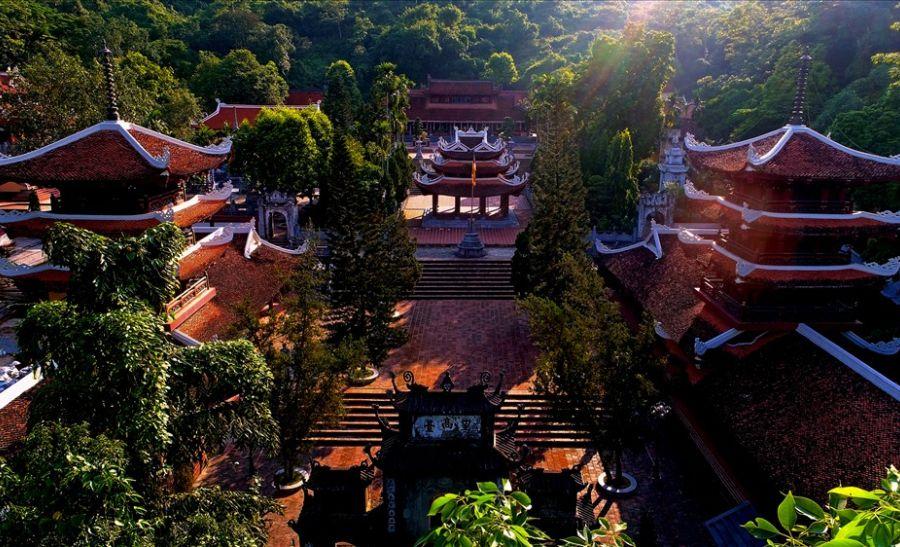 Huong Pagoda: A Sacred Journey Through Mountains and Faith
